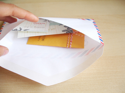 packaging: in the envelope!