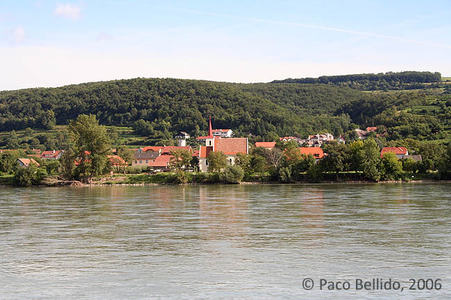 En la ribera del Danubio. © Paco Bellido, 2006
