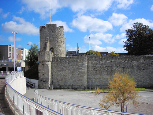 The_Arundel_Tower_-_Southampton[1]