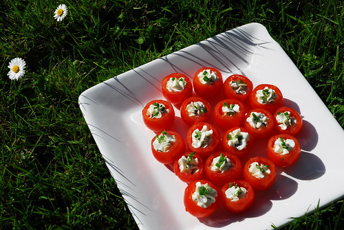 Tomato & goat cheese canapes