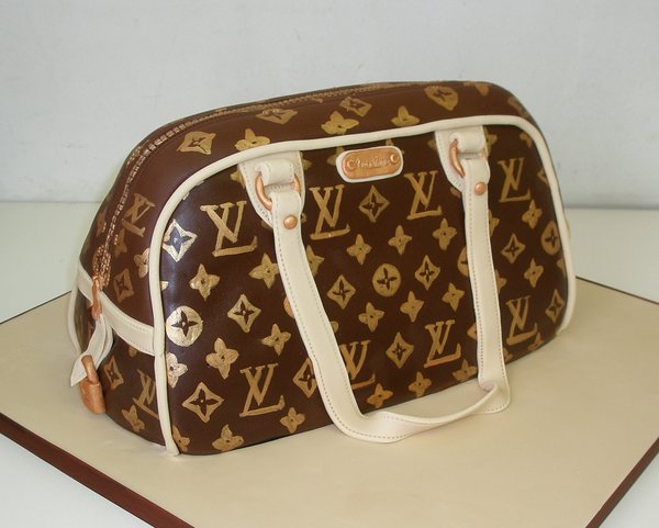 20_Louis_Vuitton_Hand_bag_cake_by_Dragonsanddaffodils