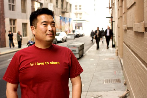 Creative Commons tshirt: I love to share!