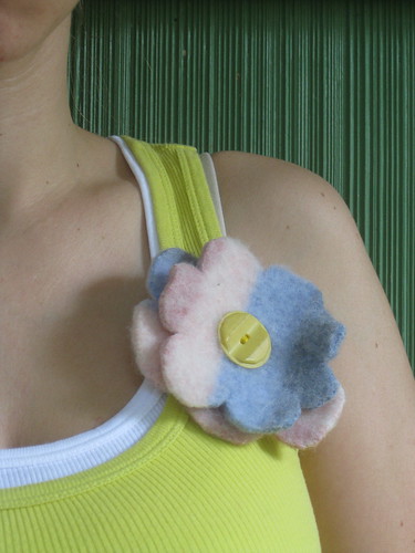 Felted flower pin