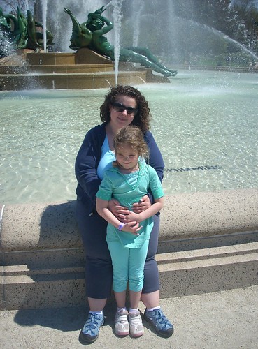 Jo and Willow at Logan Square Fountain