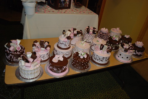 Centerpiece wedding cakes pink and brown cakeguru Tags pink wedding brown 