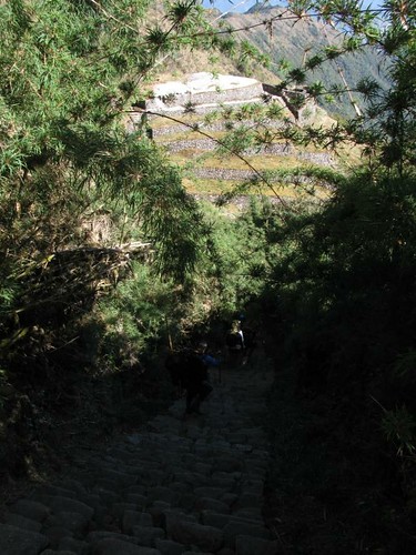path down to Puyupatamarca from the pass