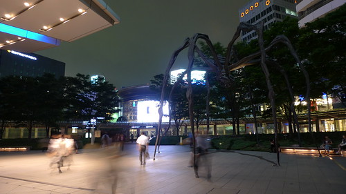 The huge spider statue in front of Roppongi Hills