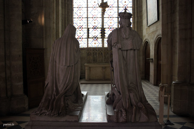 Pour toutes ces splendeurs, la basilique de Saint Denis est un monument que chaque français se doit de visiter une fois dans sa vie!