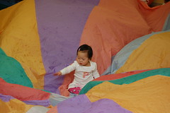 Aki loves being in the middle of the parachute