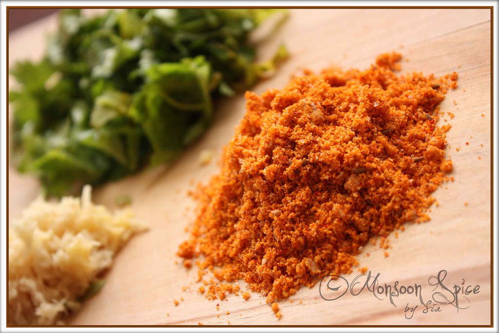 Spices & Peanut powder for stuffing Rhengan Reveya