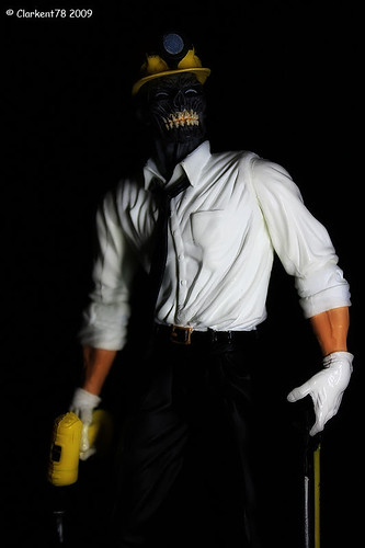 black mask batman mien