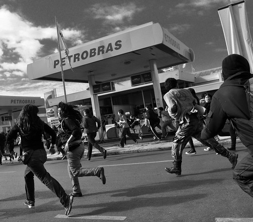 フリー写真素材|社会・環境|政治|デモ活動|チリ|モノクロ写真|