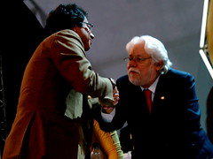 Gustavo Petro y Carlos Gaviria en el II Congreso del Polo Democrático Alternativo (Foto: Omar Vera vía Flickr)