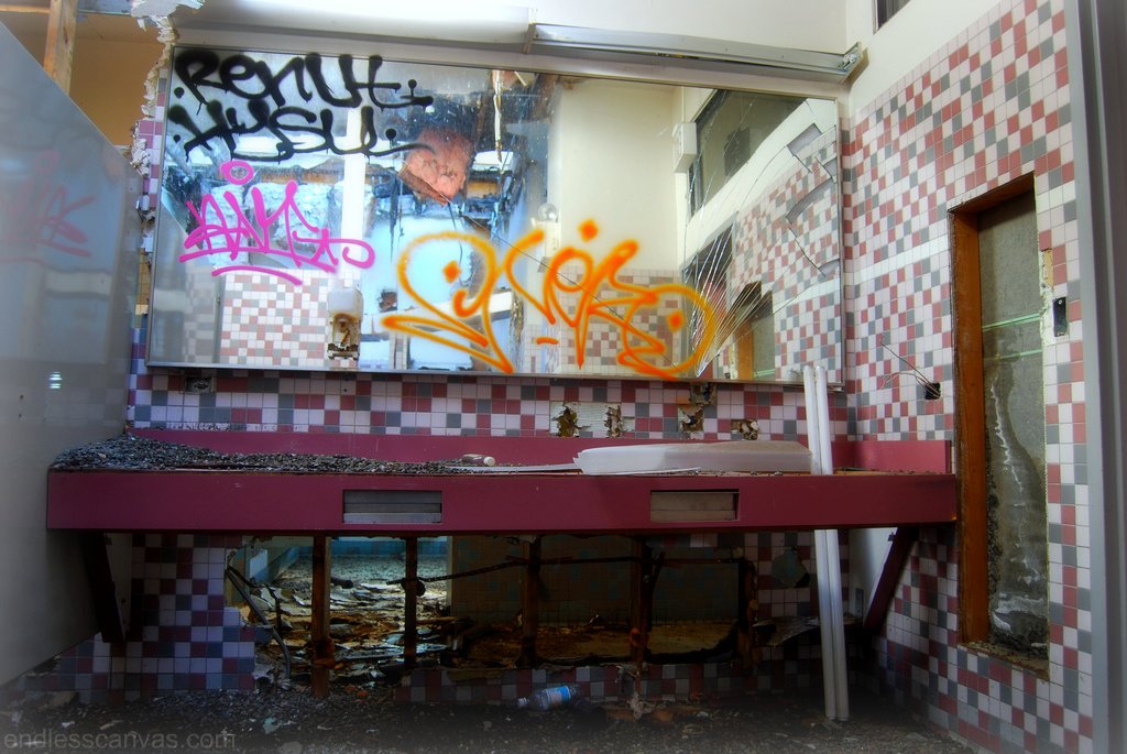 Renut, Enero Graffiti in Oakland, California. 