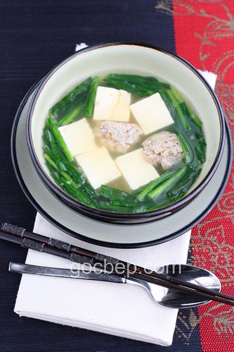 vietnamese style garlic chive tofu pork soup