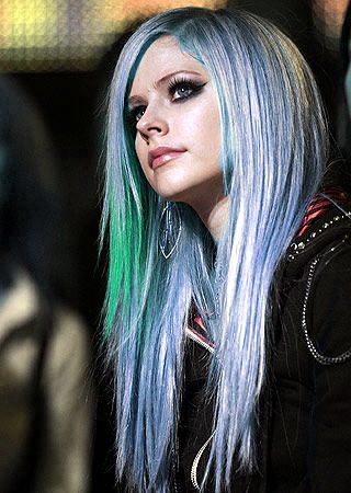 avril lavigne hair 2009. Avril Lavigne Blue Hair