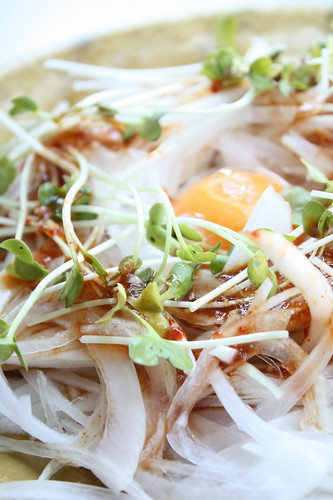 Gochujang onion salad