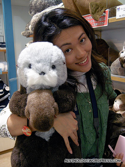 Rachel likes otters very much
