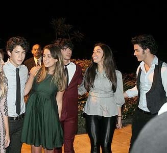 jonas after premiere in brazil with fans by luane jerry xx.