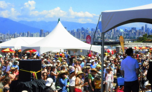 Vancouver Folk Music Festival // crowd over a view.