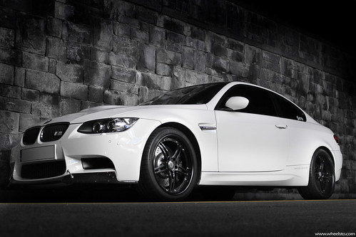BMW E92 M3 with 19 360 Forged CF Five