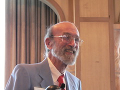 Phil Bonacich addresses the 2009 Sunbelt INSNA Conference in San Diego