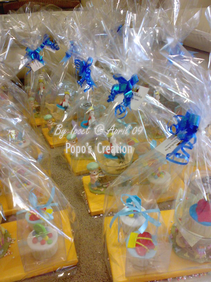 Packaging for prince cupcake set