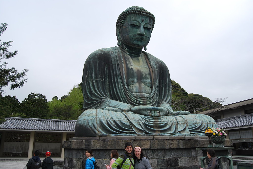 Pau i Vero ante el Daibutsu de Kamakura
