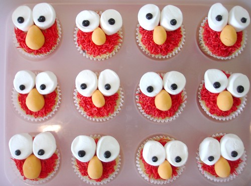 Miss Amyo made Elmo cupcakes for a 2nd birthday. So much fun!