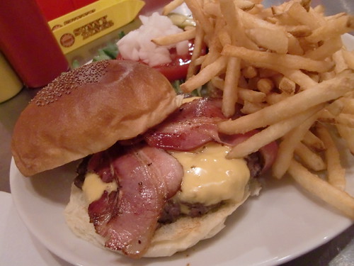 bacon cheese hamburger (by HAMACHI!)