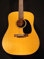 Elvis, among many, played a Martin D-18 (by: Prairie Sun Music)