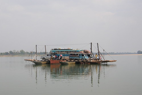 081.湄公河上的「渡輪」