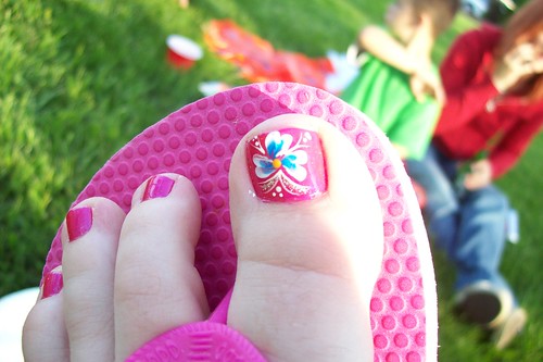flower summer toe nail art design pink