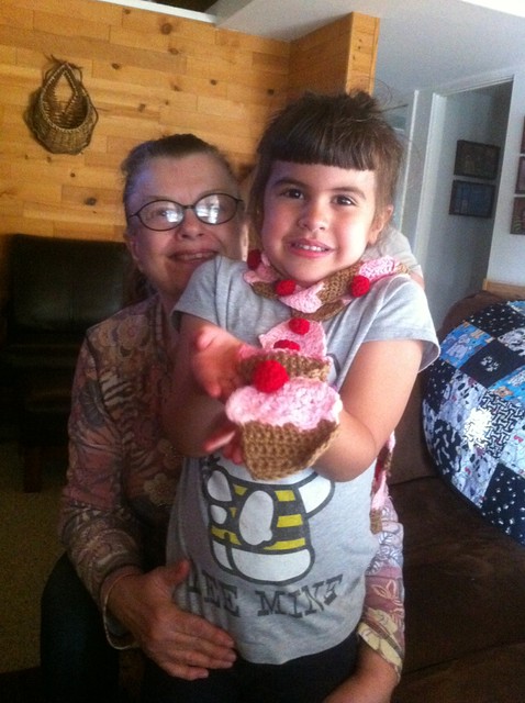 crochet queen and cupcake