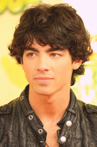 joe jonas new hairstyle. Joe Jonas New Haircut: Joe s