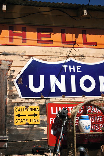 Vintage Signs: Shell, California State Line