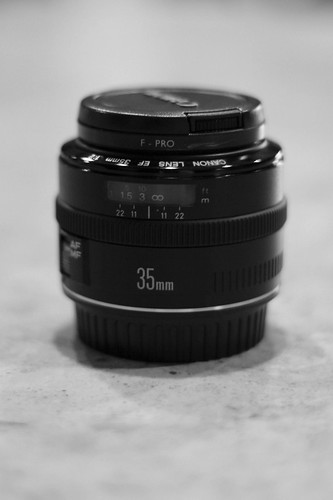 EF 35mm f/2 lens