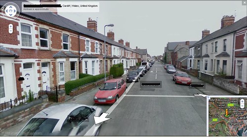 'Car Bach Coch' ar Google Street View