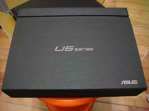 Asus U6Vc 筆電 ─ 硬紙盒