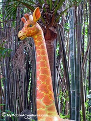 IMG_1541-WDW-DAK-giraffe-statue-upright