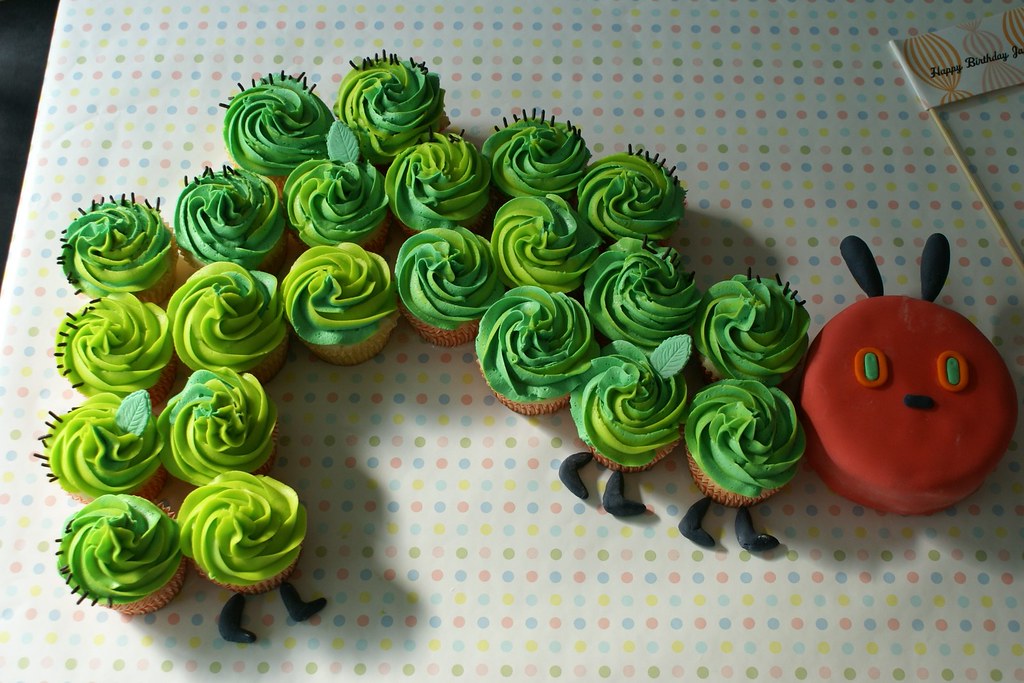 The Hungry Caterpillar Cupcakes Cake!