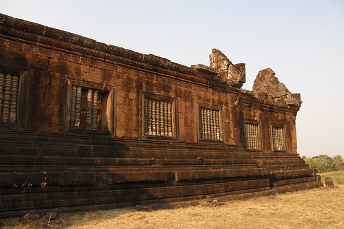 58.夕陽照耀毀壞的Wat Phu Champasak遺跡