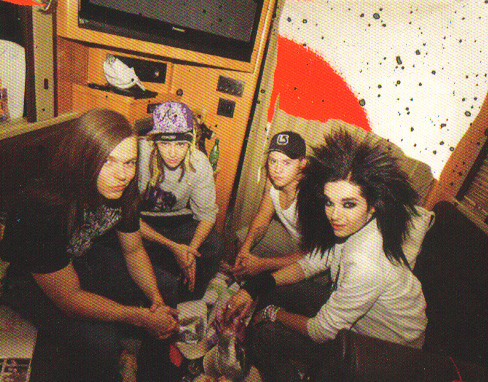 Tokio Hotel TV Caught on Camera Group Shot por xamoramoro.