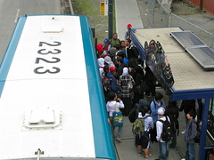 Franklin High School students boarding a Metro bus. Photo by Oran Viriyincy.