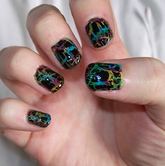 crackle marbled nail art