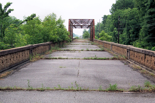 Abandoned US 50 bridge over Big Muddy River