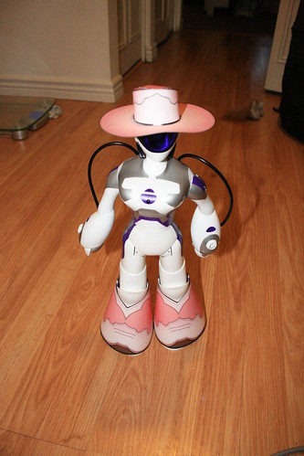WowWee Femisapien Robot Review - Cowgirl
