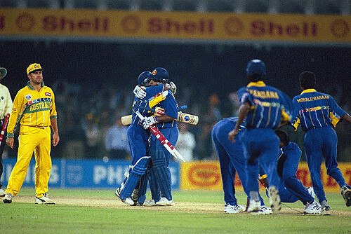 Arjuna Ranatunga and Aravinda de Silva hugs each other after winning the worldcup-Srilanka vs Australia Lahore final WC 1996