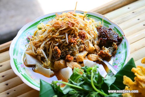 Lontong Balap Traditional Food