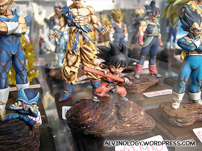 Rugged-look Dragon Ball figurines